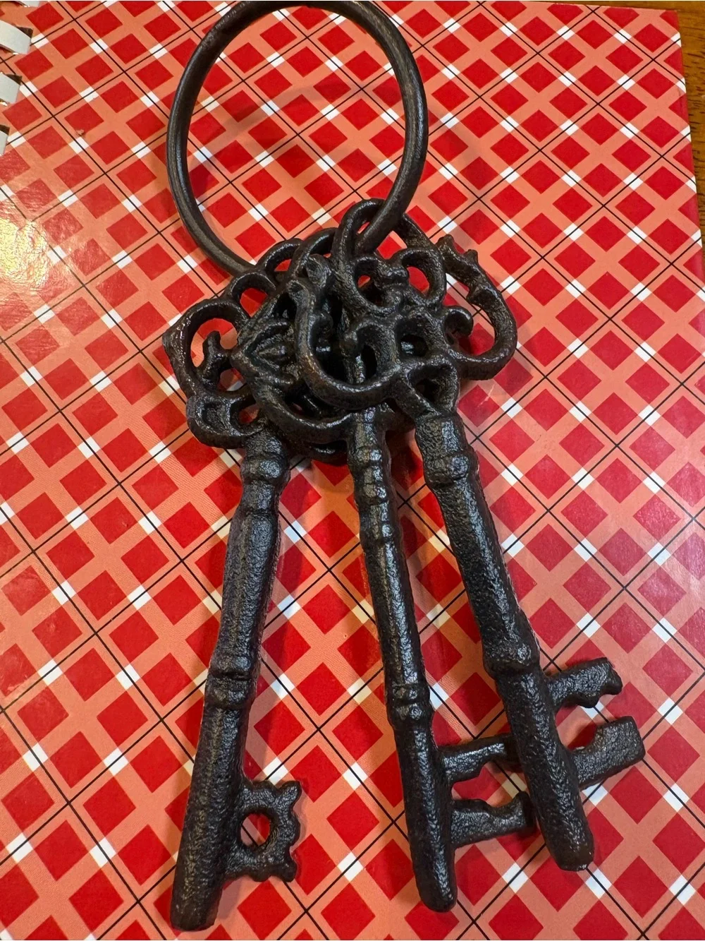 Cast Iron Decorative Antique-Style Keys
